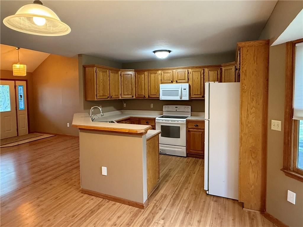 1729 S Maple Street — photo 10