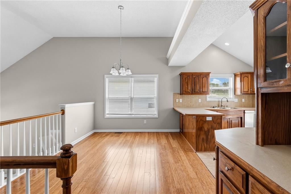 9112 N Camden Avenue — photo 10