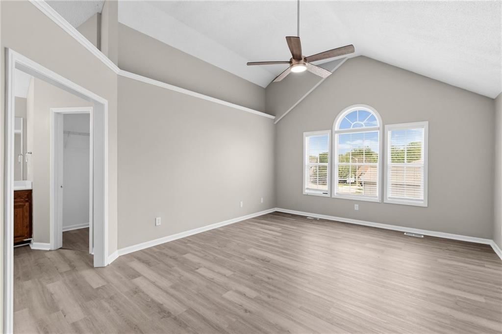 9112 N Camden Avenue — photo 21