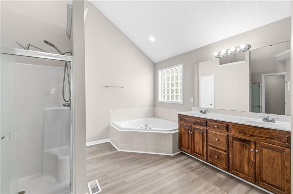 9112 N Camden Avenue — photo 24
