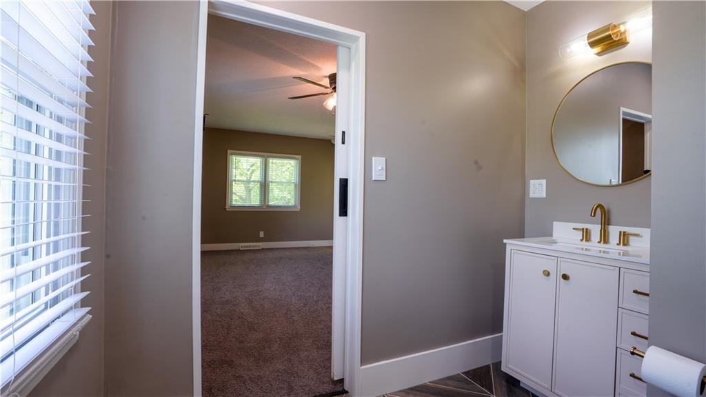 2209 NE 39th Terrace — photo 14