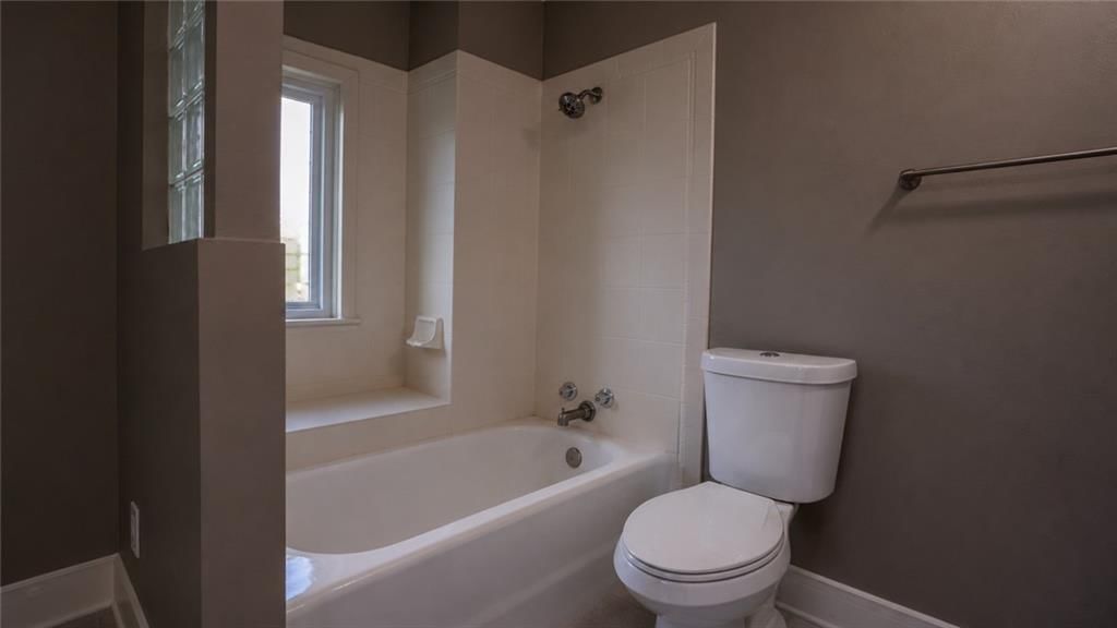 2209 NE 39th Terrace — photo 20
