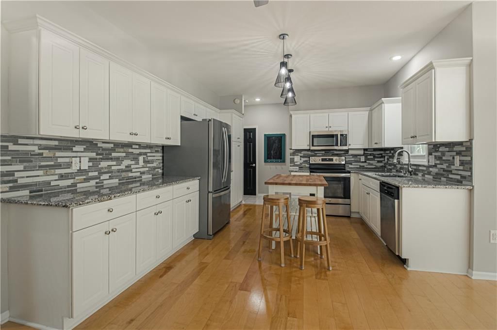 6913 RED OAK Drive — photo 7