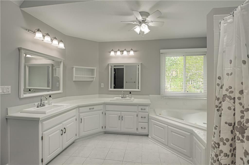 6913 RED OAK Drive — photo 11