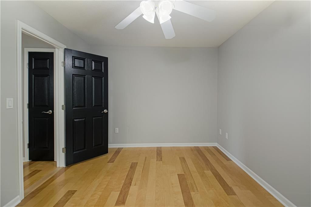 6913 RED OAK Drive — photo 15