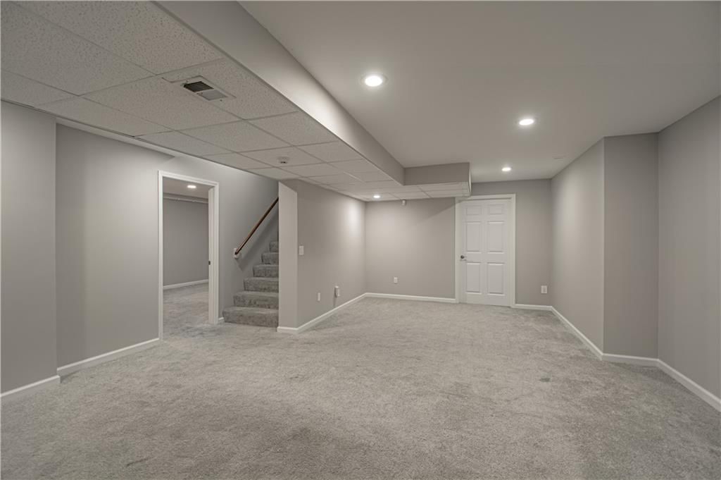 6913 RED OAK Drive — photo 21