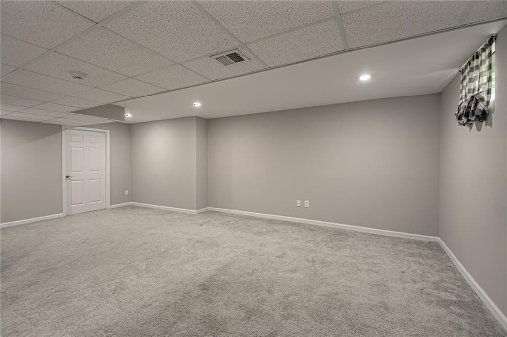 6913 RED OAK Drive — photo 24