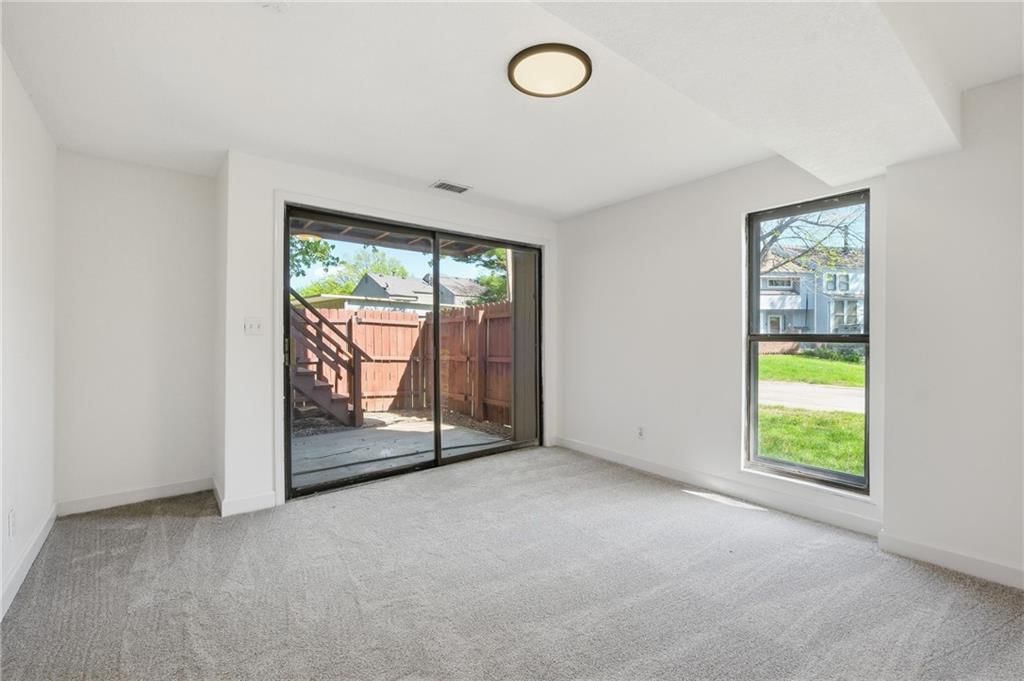 10075 N Locust Street — photo 13