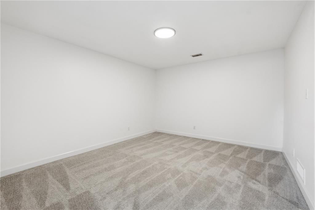 10075 N Locust Street — photo 17