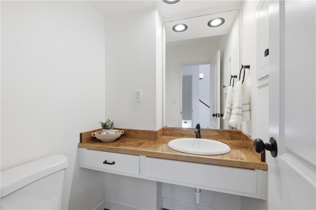 10075 N Locust Street — photo 18