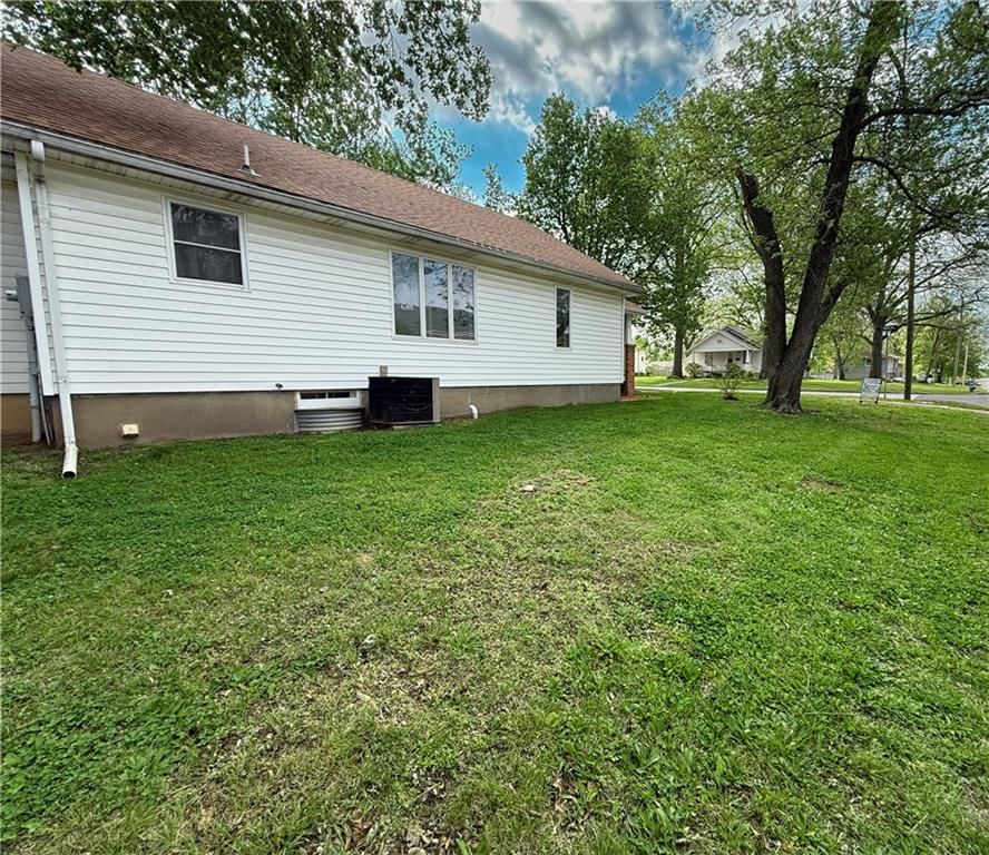928 W Arch Street — photo 16