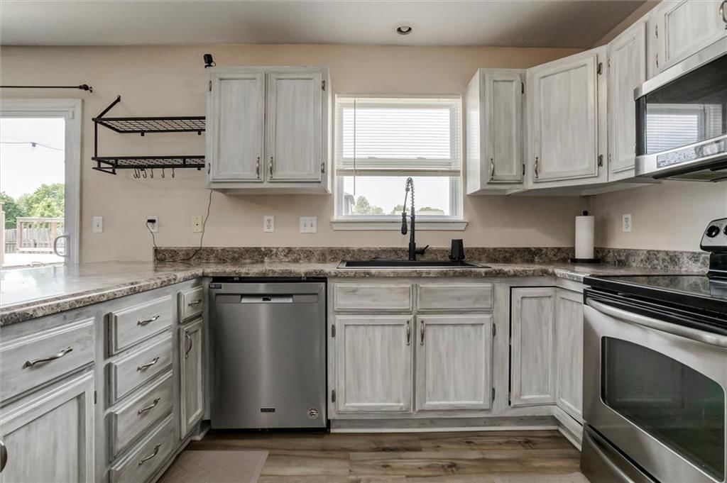 406 S Jackson Street — photo 7