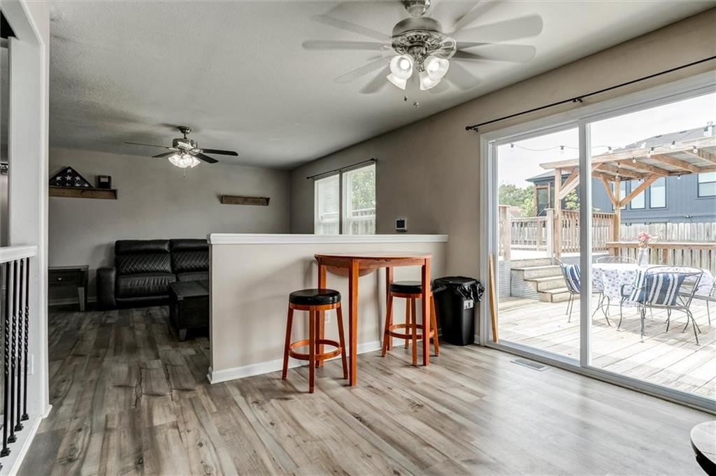 406 S Jackson Street — photo 8