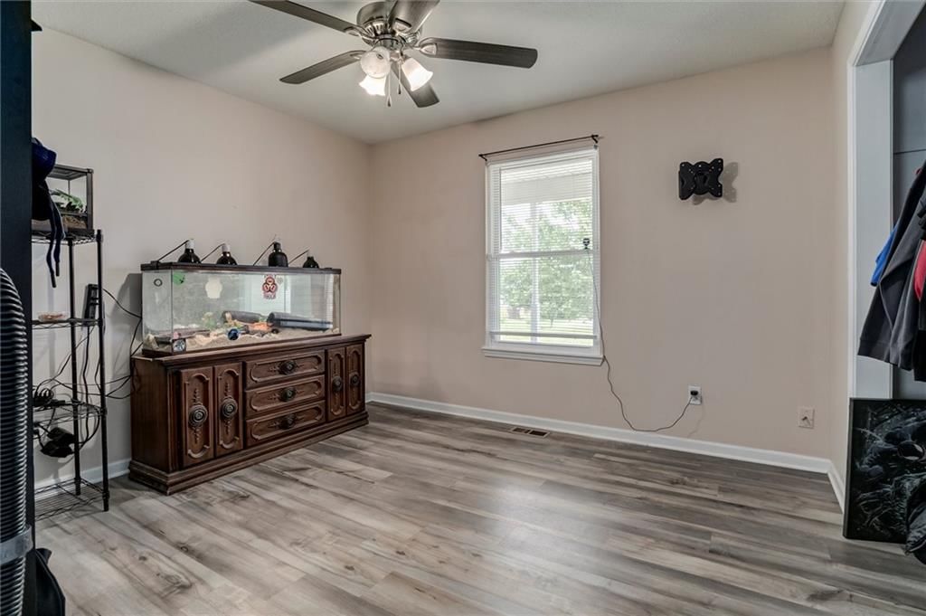 406 S Jackson Street — photo 10