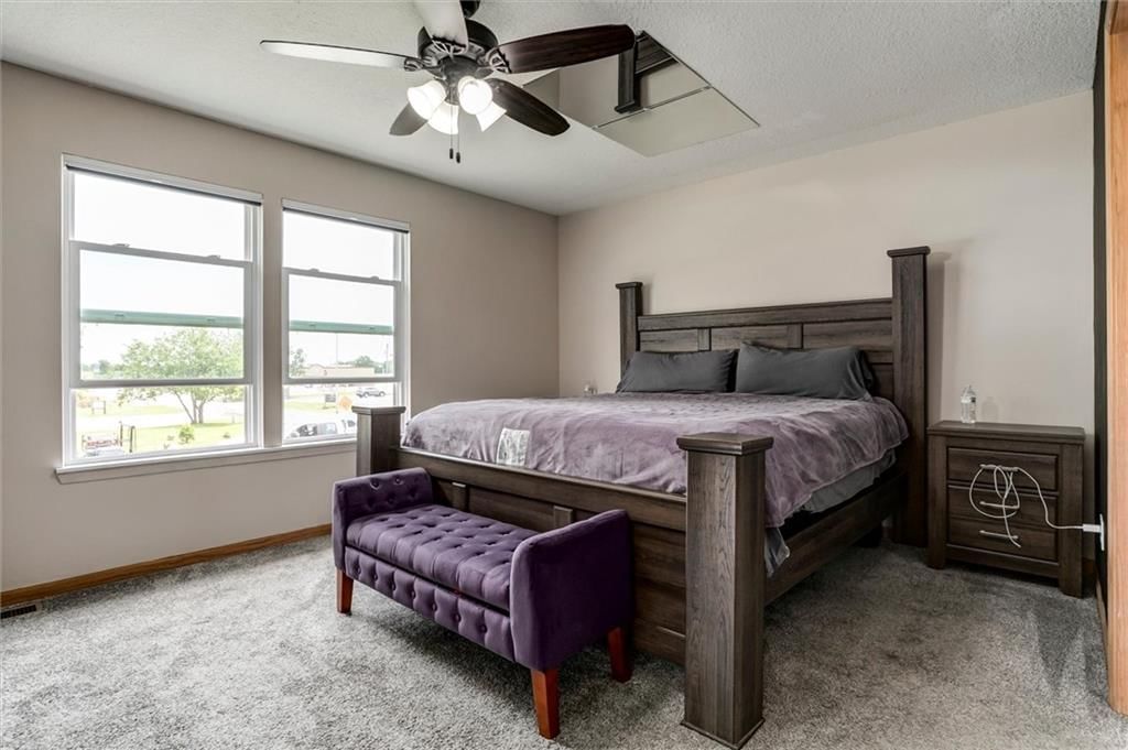 406 S Jackson Street — photo 13