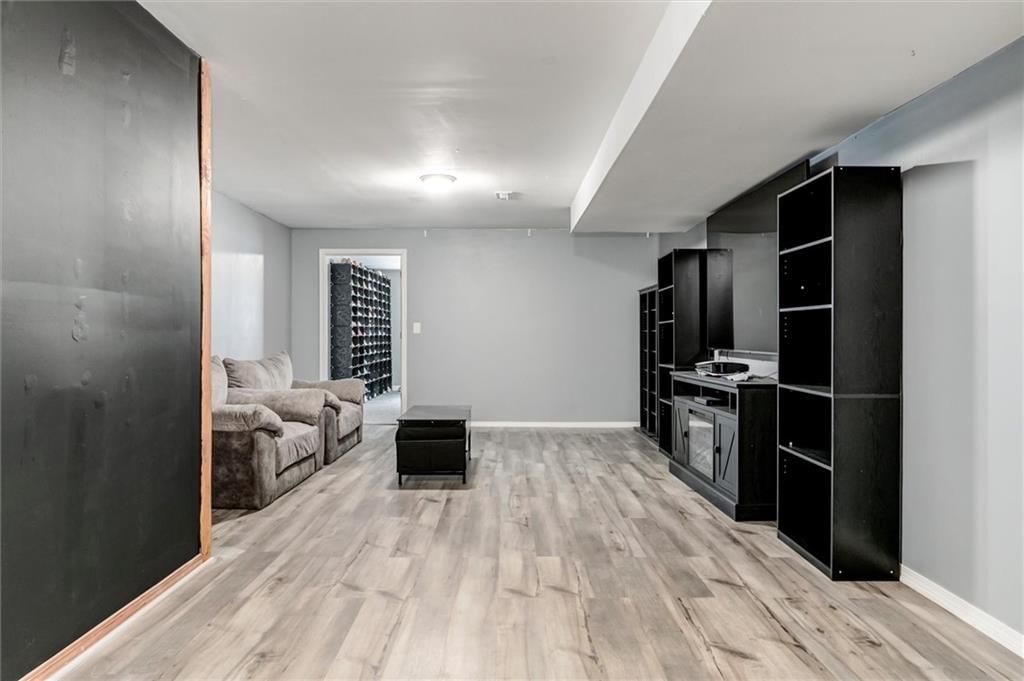 406 S Jackson Street — photo 19