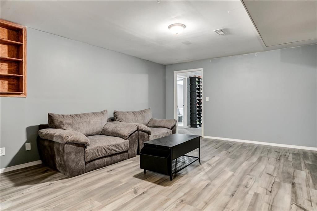 406 S Jackson Street — photo 20