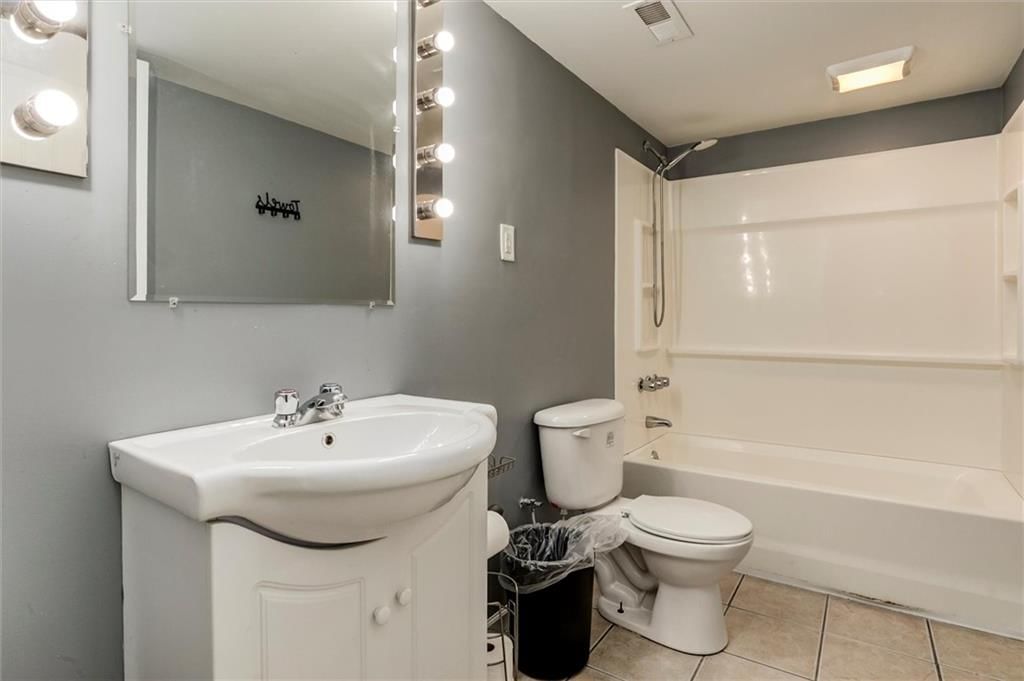 406 S Jackson Street — photo 22