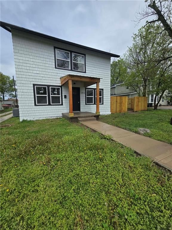 106 W Neosho Street — photo 2