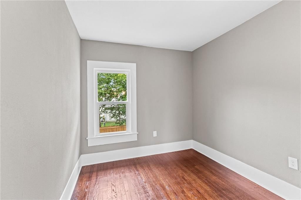 106 W Neosho Street — photo 16