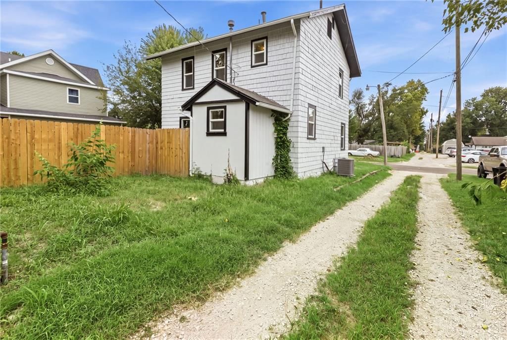 106 W Neosho Street — photo 26