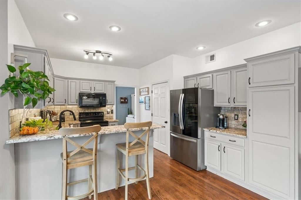 21519 W 58th Street — photo 9