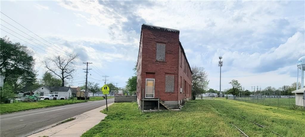512 E Monroe Street — photo 5