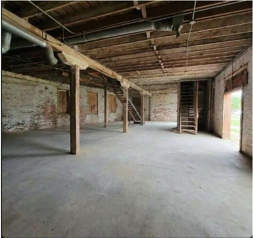 512 E Monroe Street — photo 9