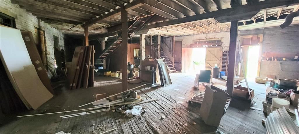512 E Monroe Street — photo 12