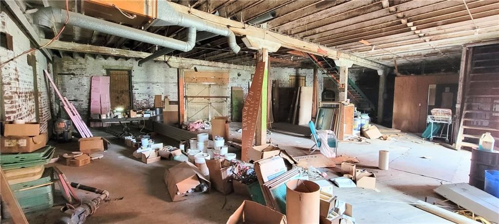 512 E Monroe Street — photo 13