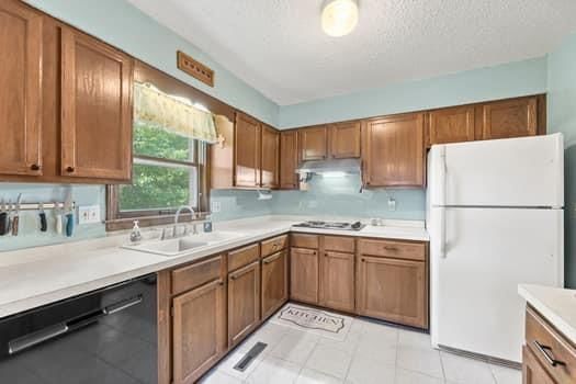 330 E Hatten Street — photo 8