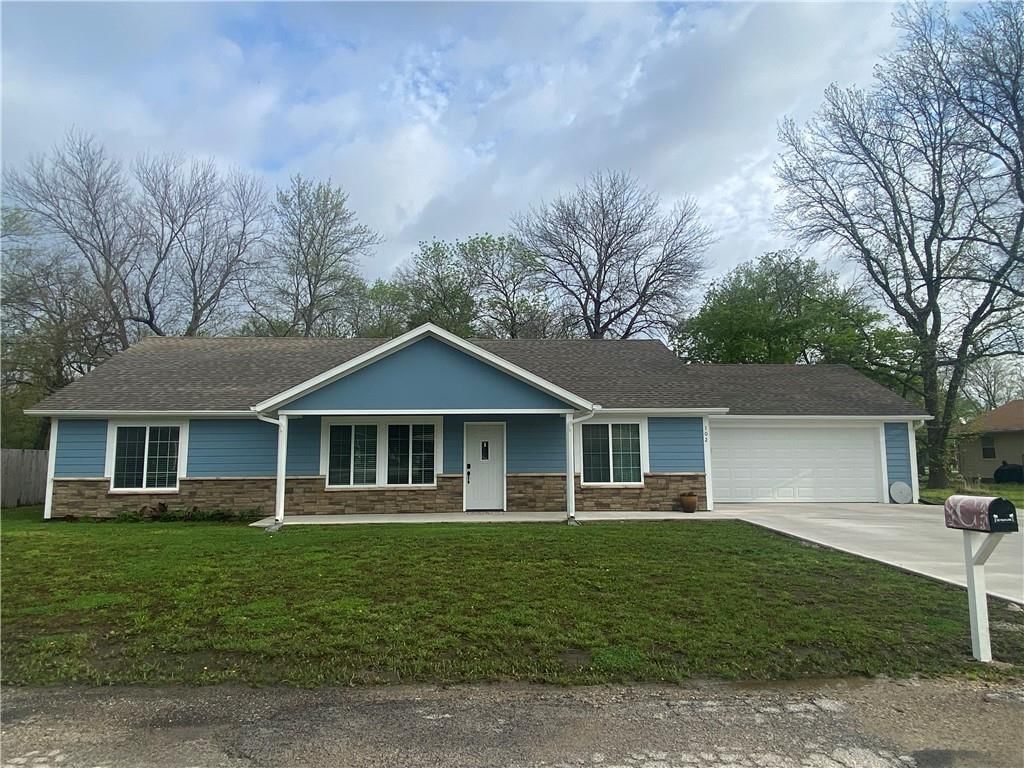 102 Palm Lane, Garden City, MO