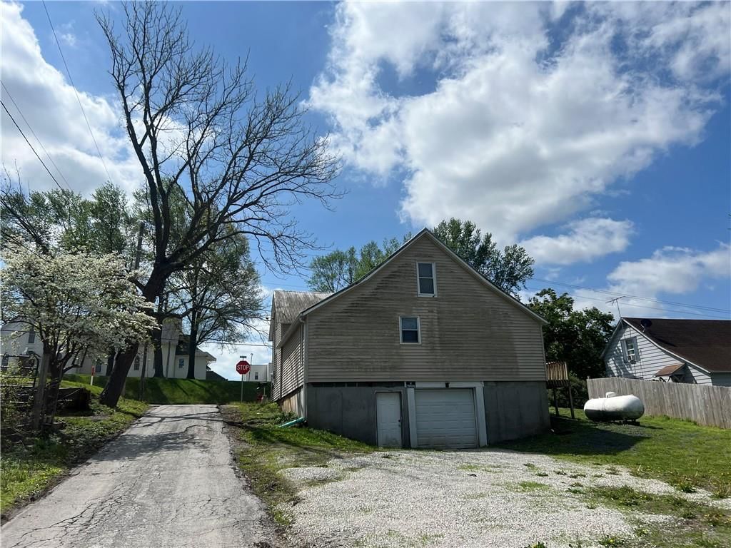 701 W 224 Highway — photo 2