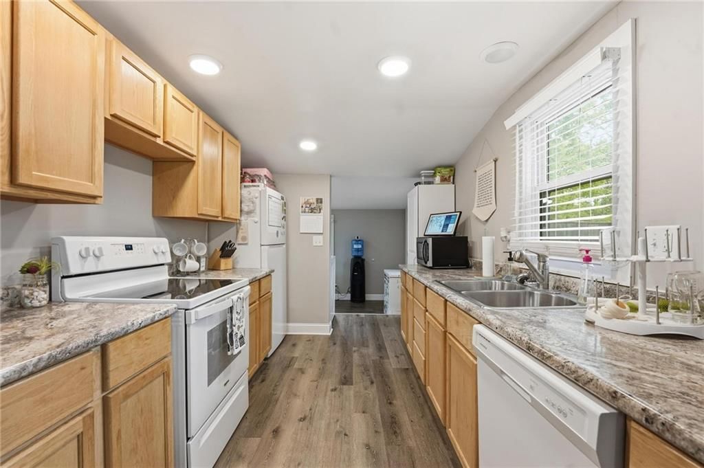 538 W Loula Street — photo 8