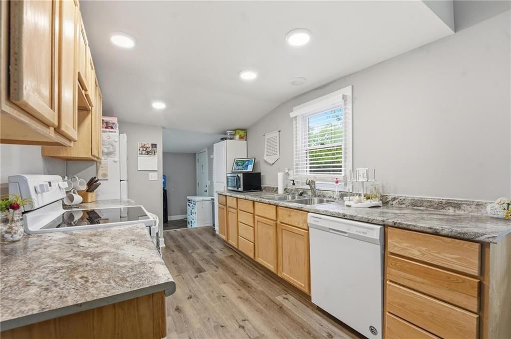 538 W Loula Street — photo 9