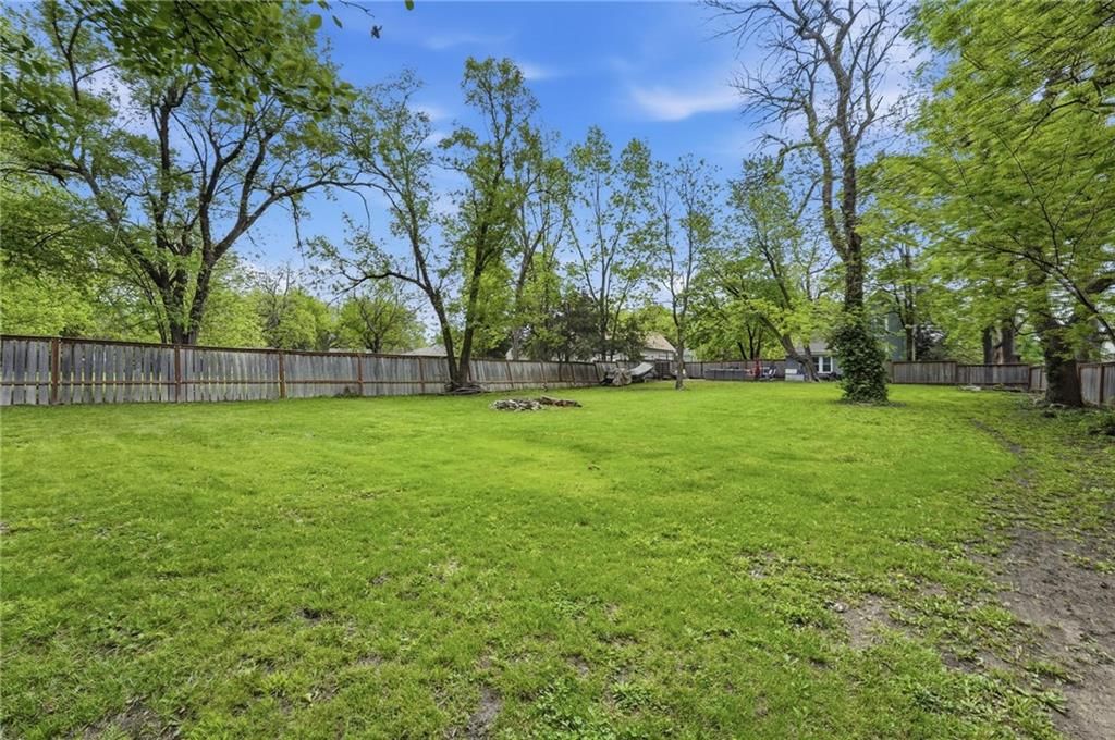 538 W Loula Street — photo 26