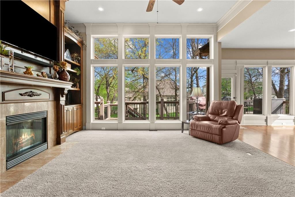 608 NE Sundown Drive — photo 8