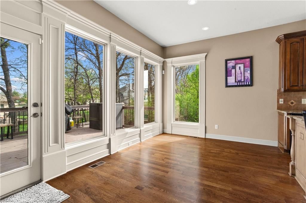 608 NE Sundown Drive — photo 11