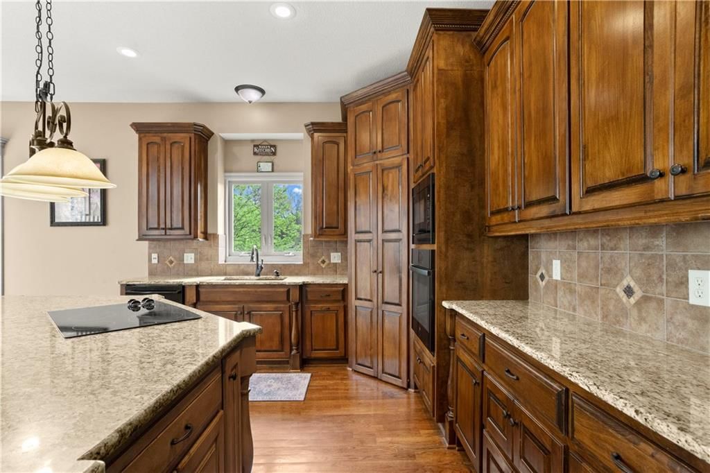 608 NE Sundown Drive — photo 13