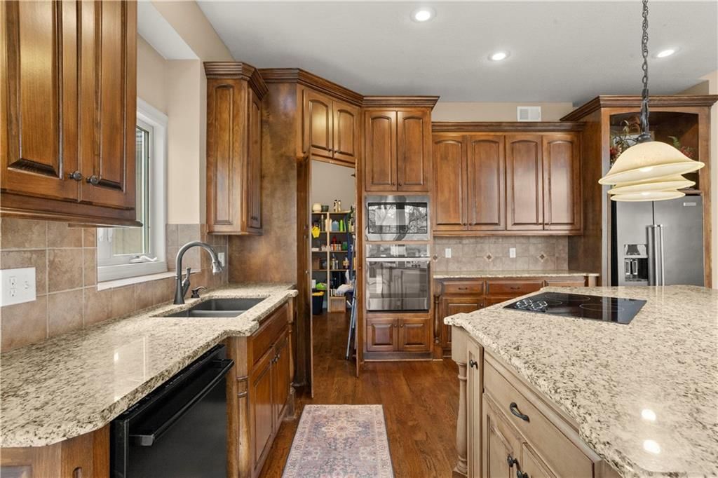 608 NE Sundown Drive — photo 14