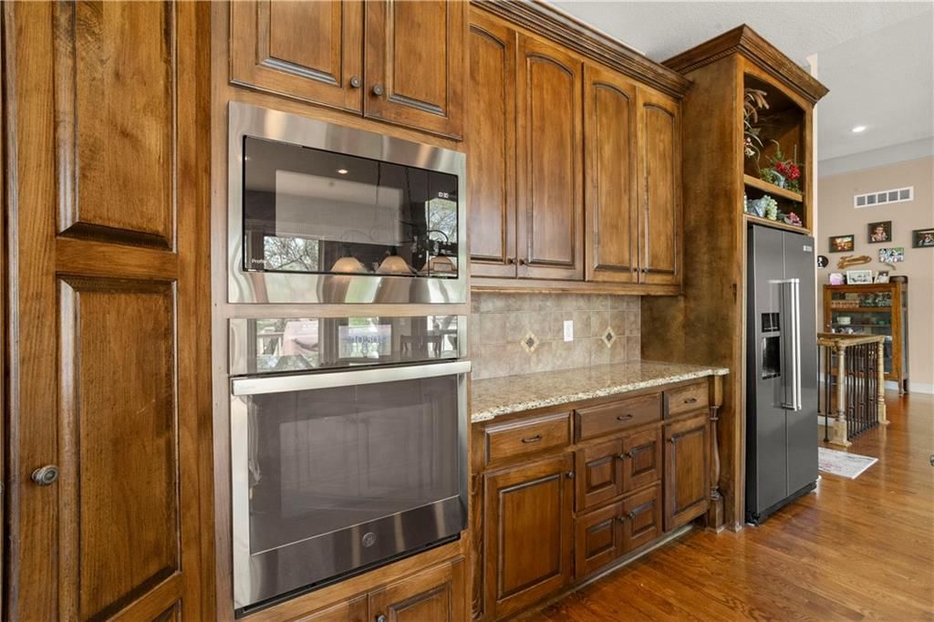 608 NE Sundown Drive — photo 16
