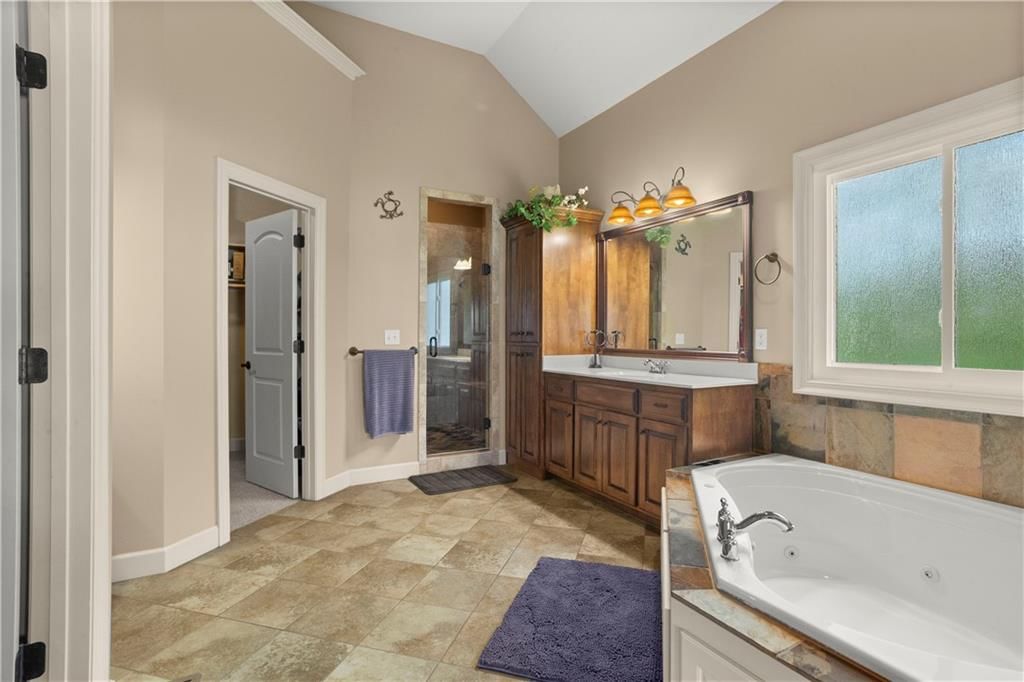 608 NE Sundown Drive — photo 24