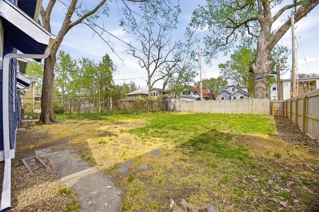 4011 State Line Road — photo 24