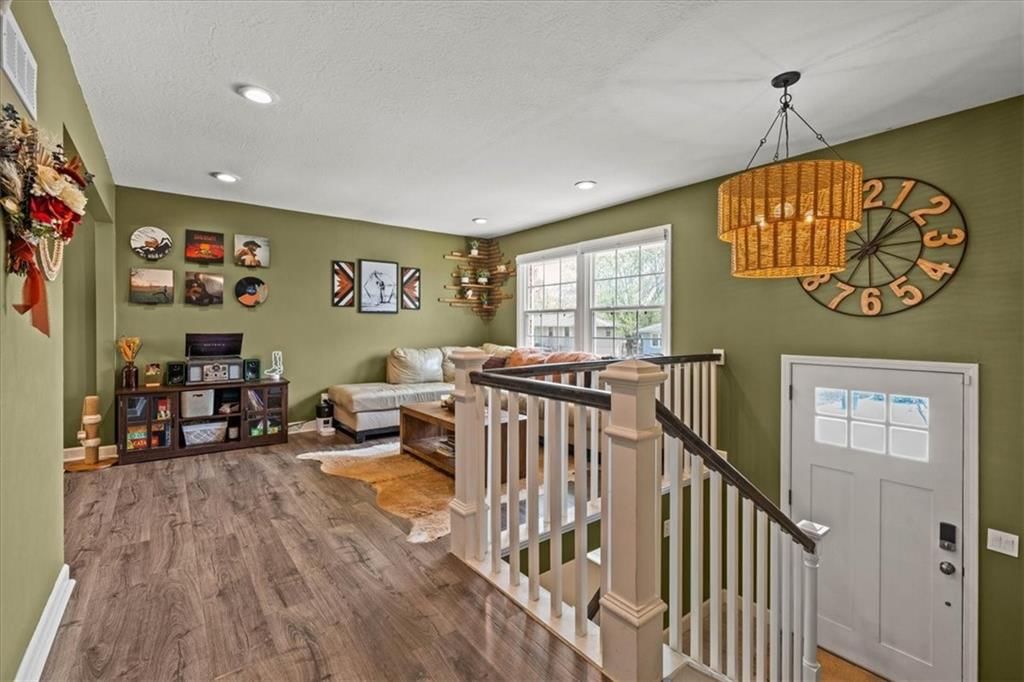 109 SE Moore Court — photo 5