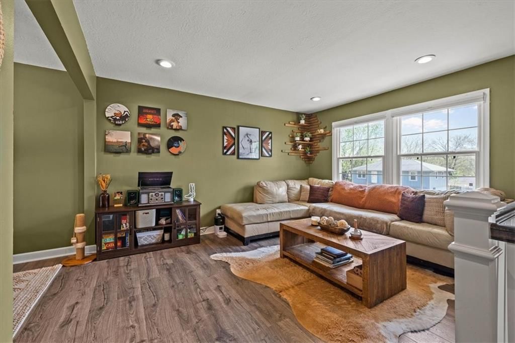 109 SE Moore Court — photo 6