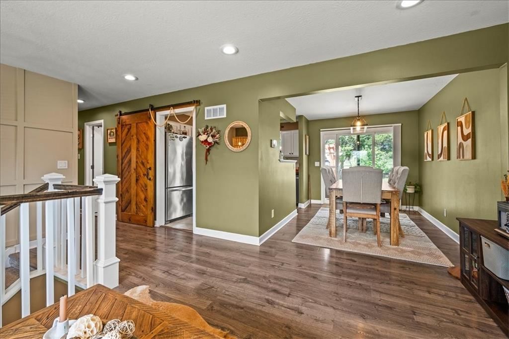 109 SE Moore Court — photo 8