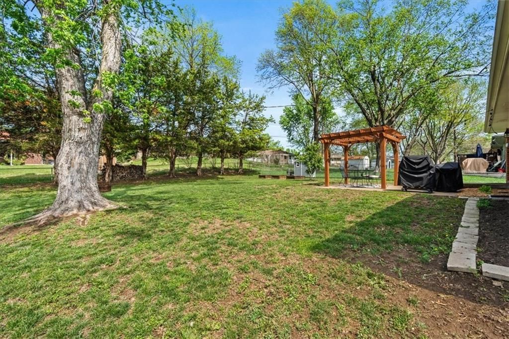 109 SE Moore Court — photo 27