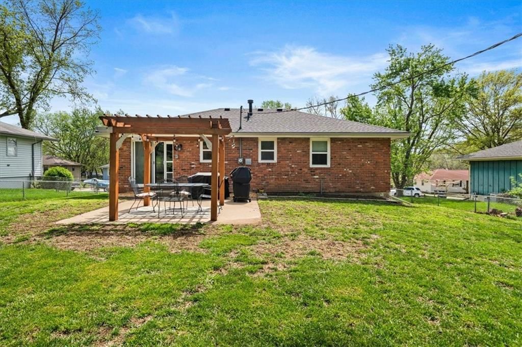 109 SE Moore Court — photo 28