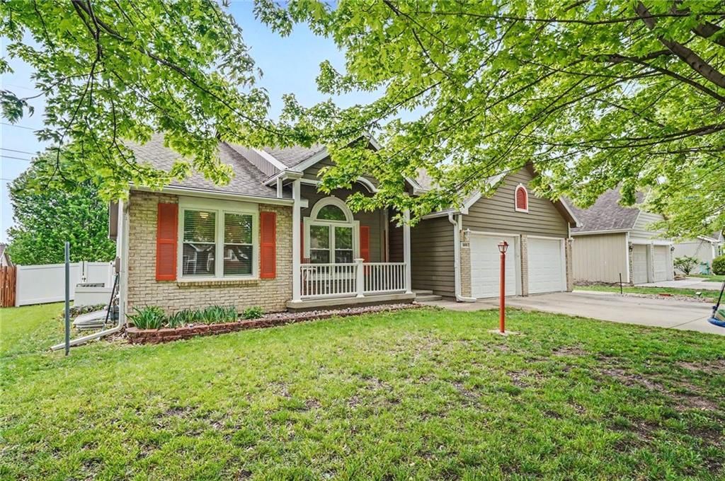 556 Brentwood Drive — photo 3