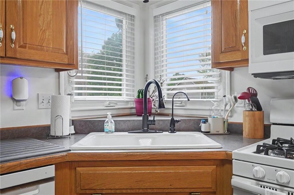 556 Brentwood Drive — photo 11